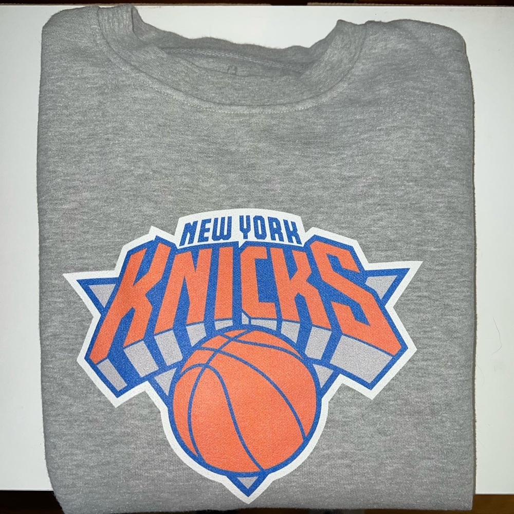 Women/Kids NY Knicks Crewneck - Size L